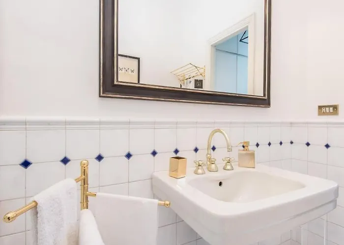 Luxury Spanish Steps Terrace Apartment *