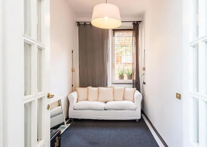 Luxury Spanish Steps Terrace Apartment *